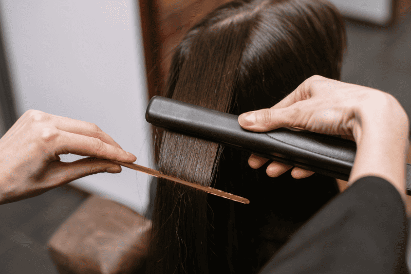 החלקת שיער יפנית מחיר - כמה יעלה לעשות החלקת שיער יפנית על שיער מתולתל?